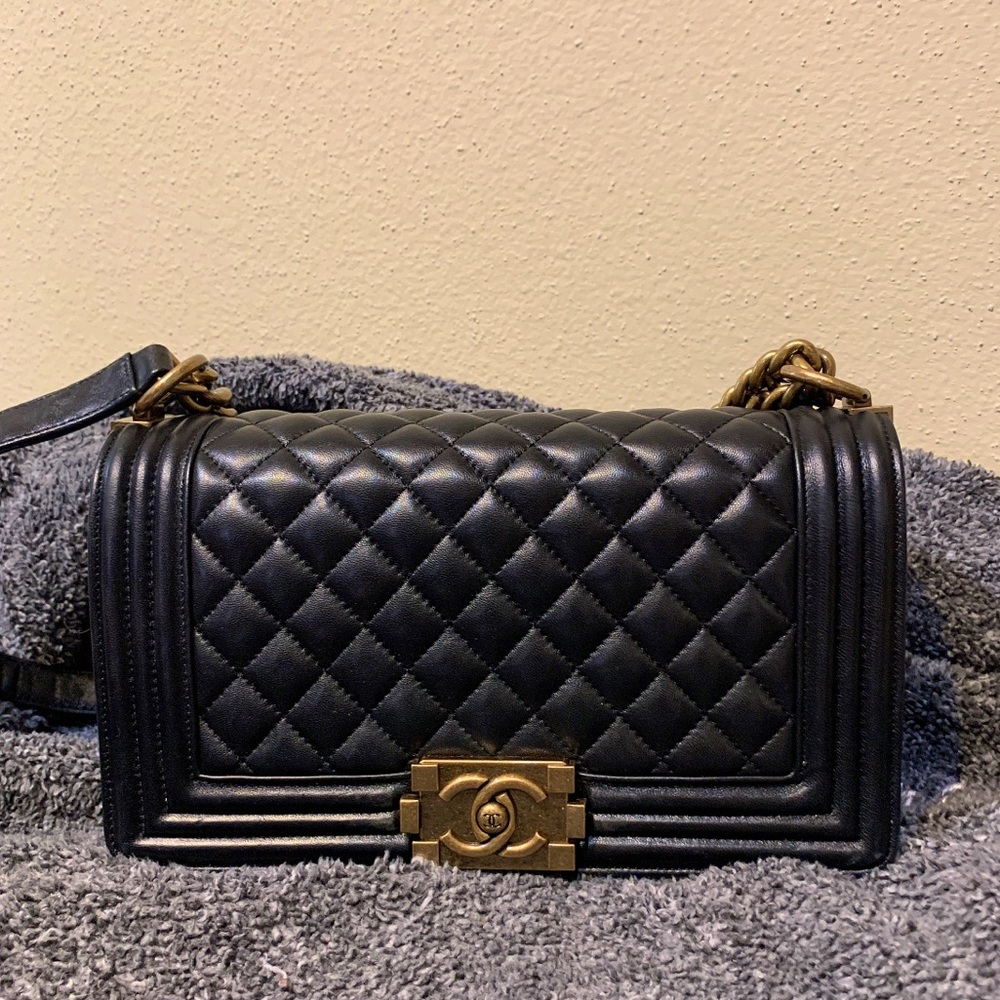 COPY - CHANEL Boy Flap Bag Quilted Lambskin Old M…